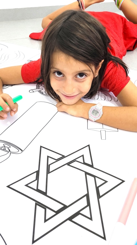 _פעילות הפעלה דף צביעה ענק הפסקה פעילה_חנוכה יצירה משותפת ענקית רעיון בית ספר כיתה מרכז קהילתי