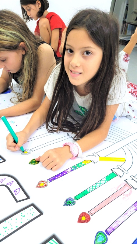 _פעילות הפעלה דף צביעה ענק הפסקה פעילה_חנוכה יצירה משותפת ענקית רעיון בית ספר כיתה מרכז קהילתי